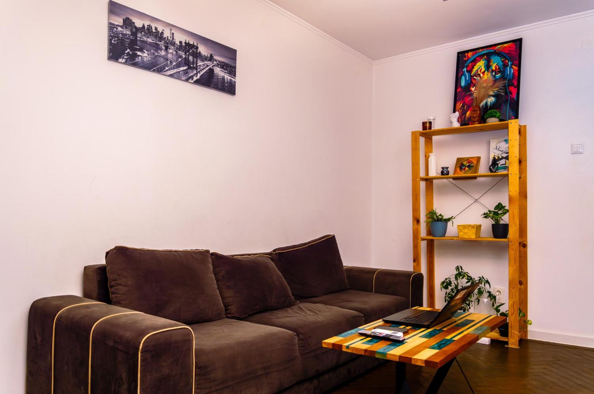 Zaza Apartament - Central Area, With Balcony Тиргу-Жіу Екстер'єр фото